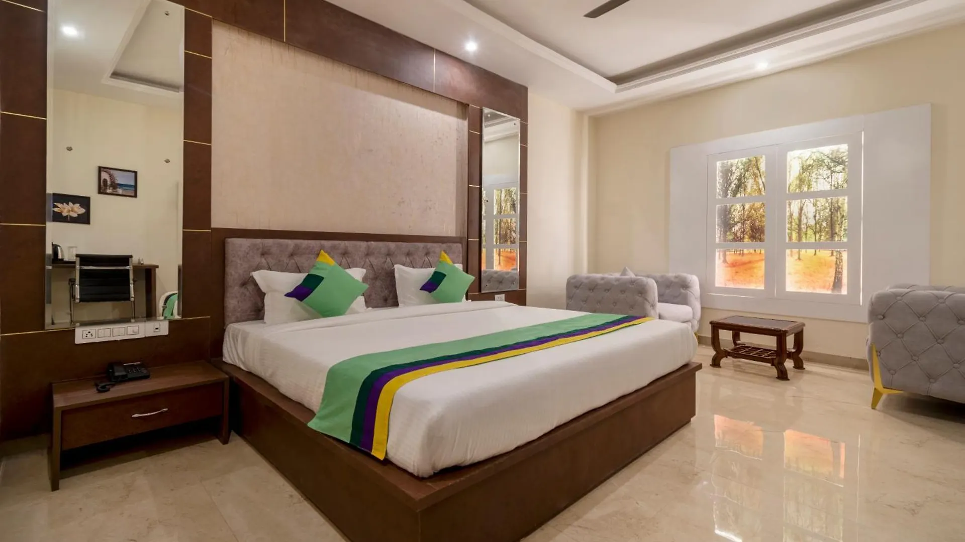Treebo Omnibliss Hotel Zirakpur 3*,  India