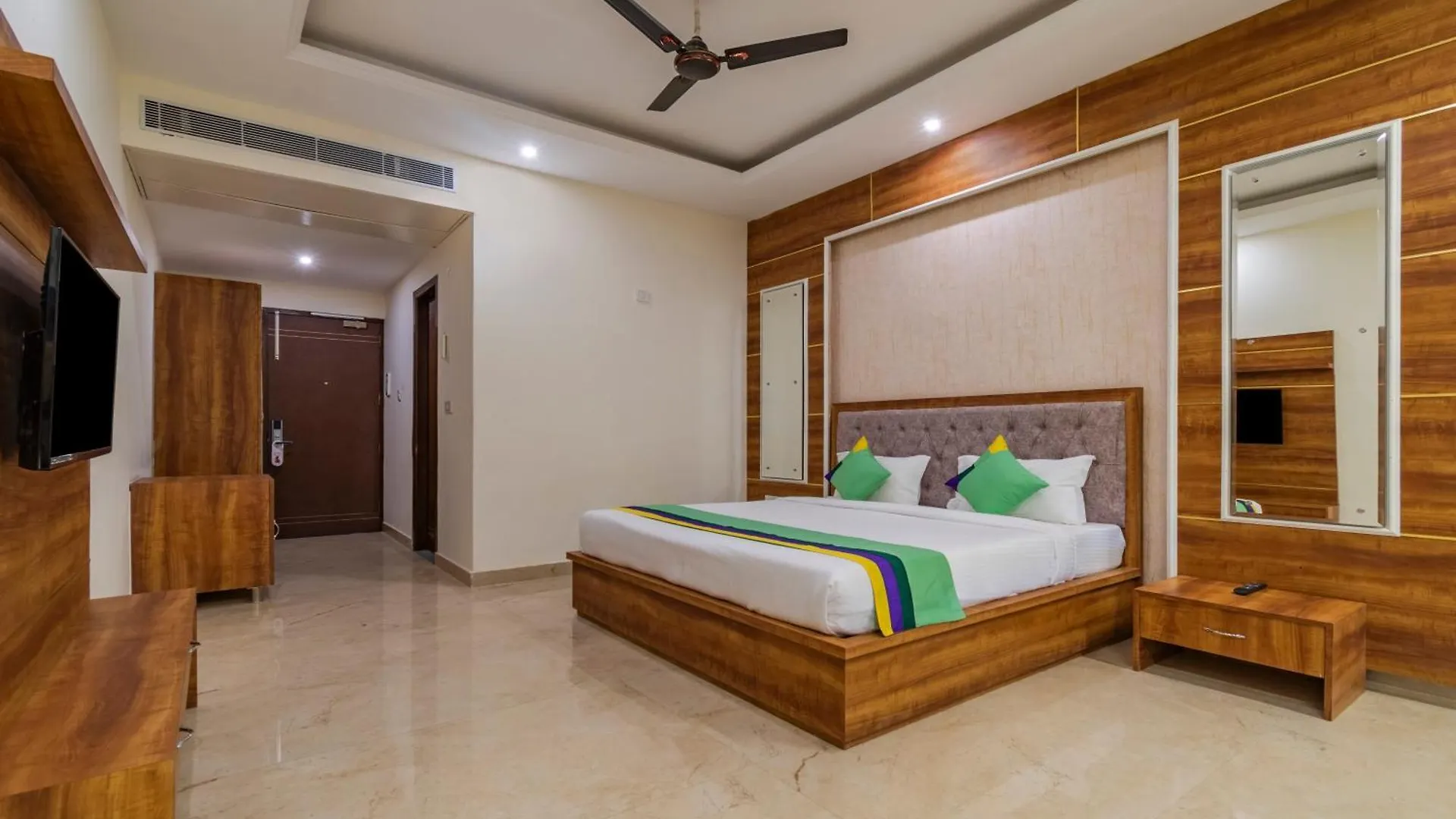 Treebo Omnibliss Hotel Zirakpur