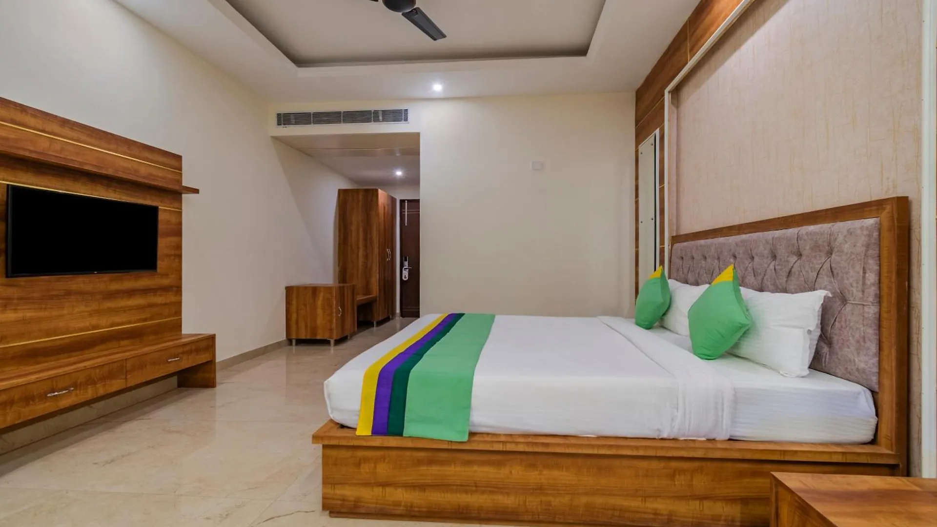 Treebo Omnibliss Hotel Zirakpur India