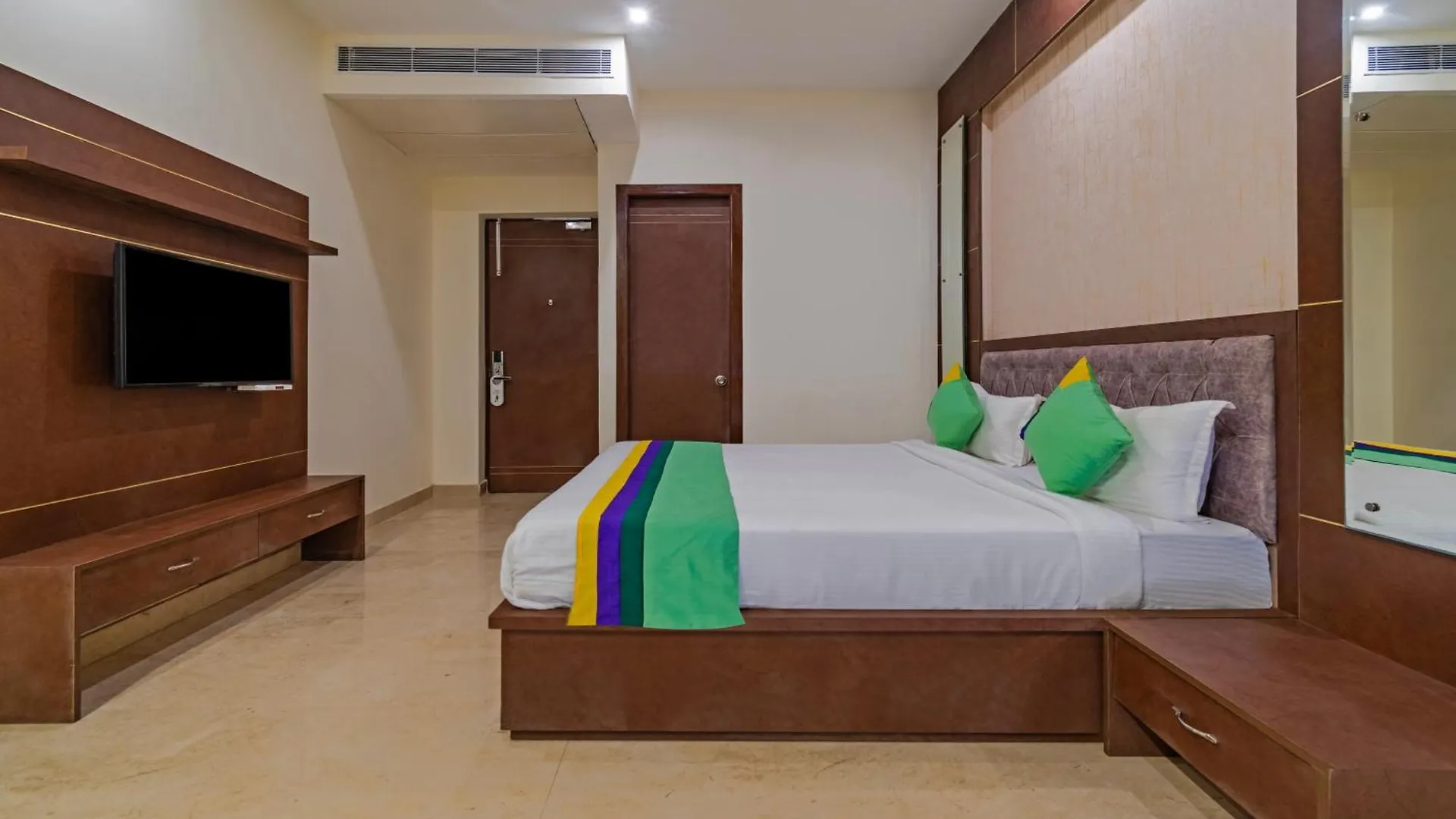 Treebo Omnibliss Hotel Zirakpur India