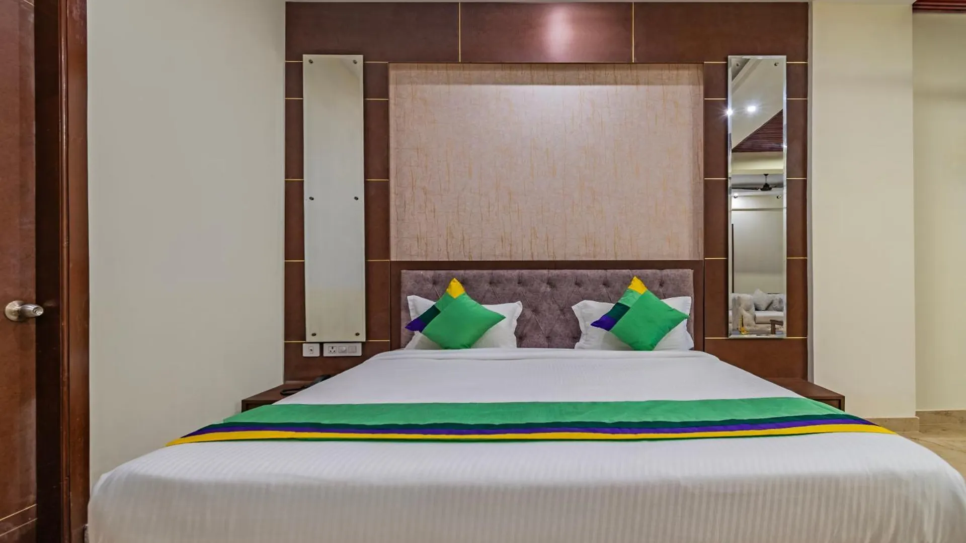 ***  Treebo Omnibliss Hotel Zirakpur India