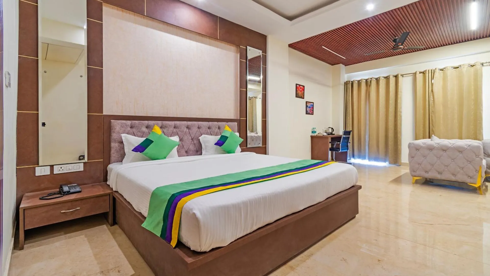Treebo Omnibliss Hotel Zirakpur